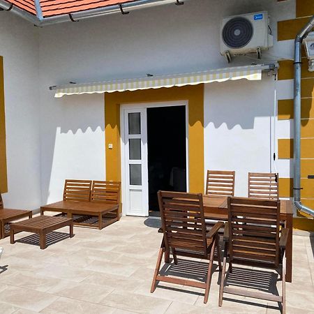 Bacchus Apartman - Borbarlang, Badacsony Бадачонтомай Екстериор снимка