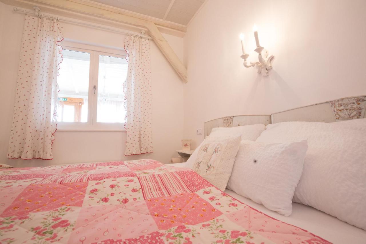 Bacchus Apartman - Borbarlang, Badacsony Бадачонтомай Екстериор снимка