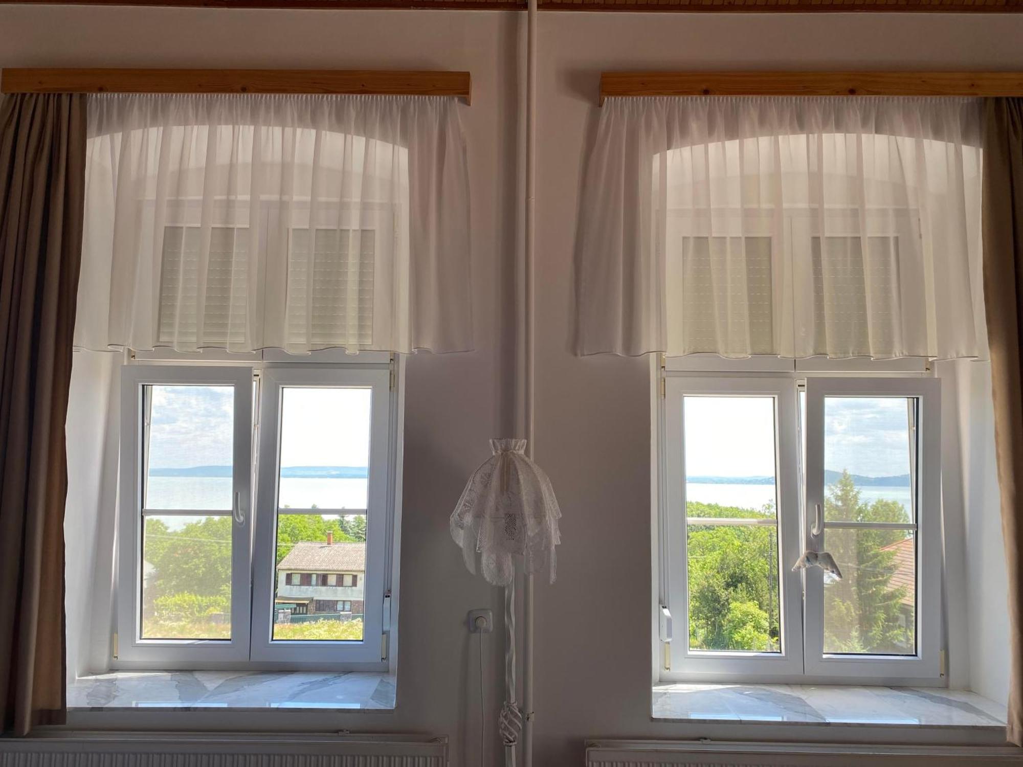 Bacchus Apartman - Borbarlang, Badacsony Бадачонтомай Екстериор снимка